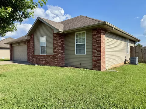 5610 W Sugar Pine Dr, Springfield, MO 65802 photo 3