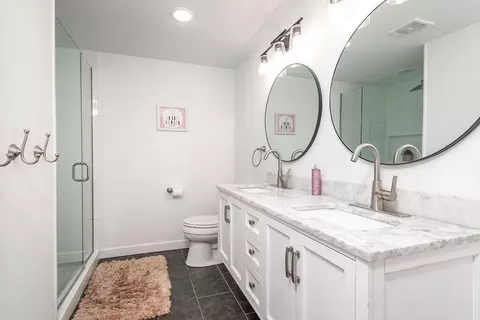 Bath - 530 Parnell Dr, Branson, MO 65616 photo 5 of 6