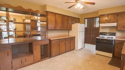 Kitchen - 9052 Private Dr 3053, Ava, MO 65608 photo 2 of 2
