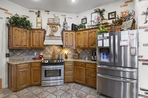 4345 E Cromwell St, Springfield, MO 65802 photo 8