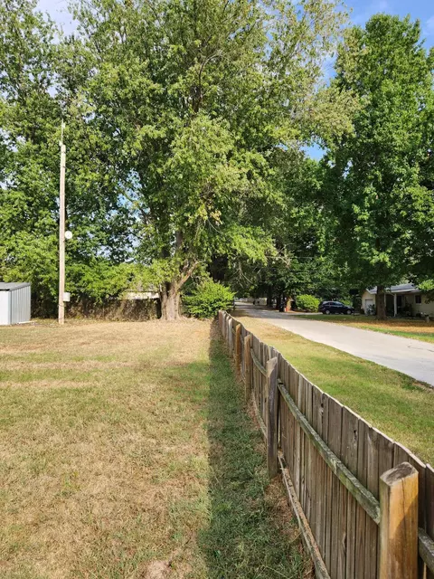 462 Cedar St, Sparta, MO 65753 photo 15