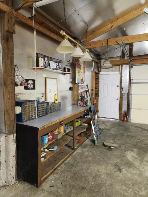 462 Cedar St, Sparta, MO 65753 photo 8