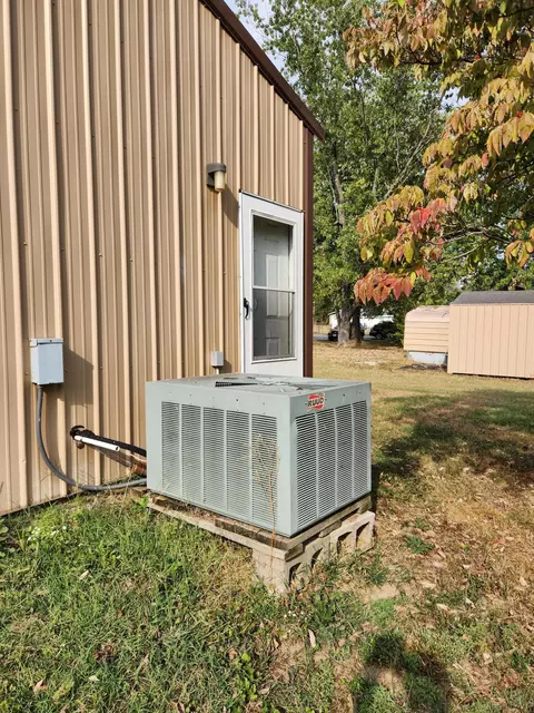 462 Cedar St, Sparta, MO 65753 photo 10