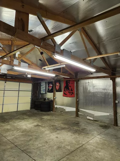 462 Cedar St, Sparta, MO 65753 photo 3