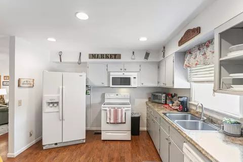 256 Division St, Forsyth, MO 65653 photo 2