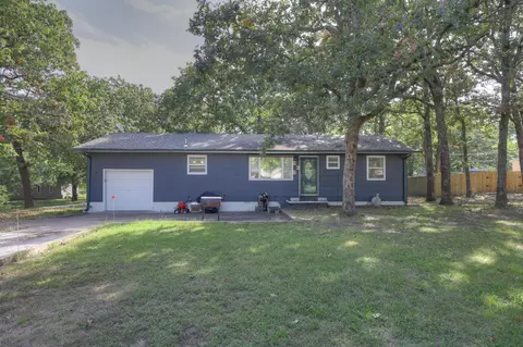 235 Timber Ln, Carl Junction, MO 64834
