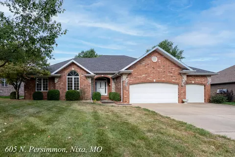 605 N Persimmon Dr, Nixa, MO 65714 photo 2