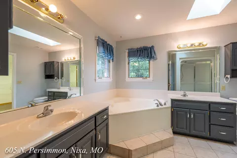 605 N Persimmon Dr, Nixa, MO 65714 photo 28