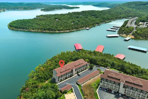 228 Seven Cove Ln #1-202, Kimberling City, MO 65686