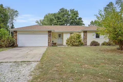 4057 W Dahlia Dr, Battlefield, MO 65619