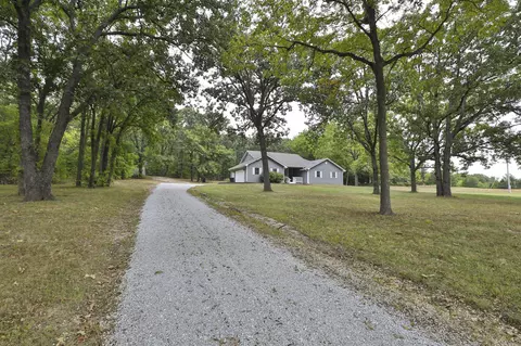 759 E 446 Rd, Bolivar, MO 65613