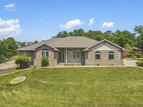 40 Overton Ct, Kimberling City, MO 65686