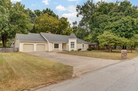 1645 E Camino Alto St, Springfield, MO 65804 photo 2