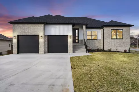611 W Bridgewood Ct, Springfield, MO 65803 photo 2
