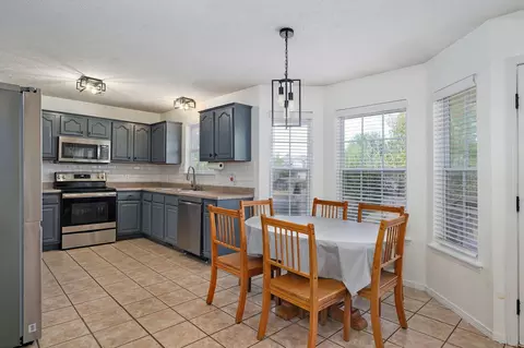 987 S Hedge Dr, Nixa, MO 65714 photo 4
