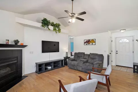 987 S Hedge Dr, Nixa, MO 65714 photo 3