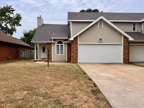 3749 N Pickwick Ave, Springfield, MO 65803