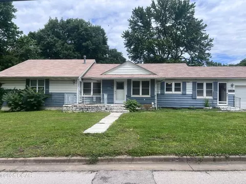 1005 E 13th St, Carthage, MO 64836 photo 1