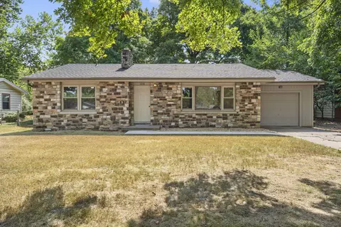 1058 E Morningside St, Springfield, MO 65807