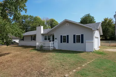 544 W Hubble Dr, Marshfield, MO 65706