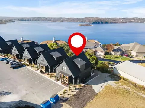 305 Rocky Shores Rdg #30, Hollister, MO 65672