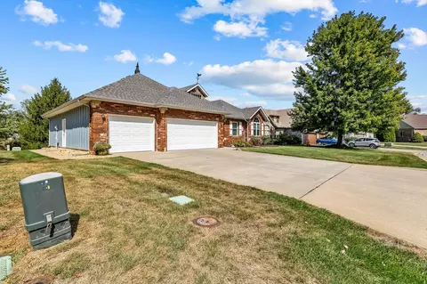 803 E Bayshore Dr, Ozark, MO 65721 photo 2