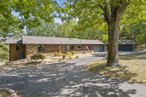 6 Briar Oaks Ln, Branson West, MO 65737