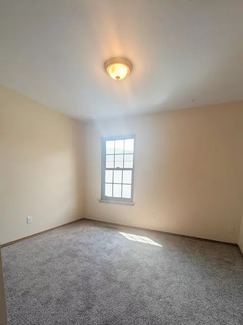 2729 W Delmar St, Springfield, MO 65802 photo 8