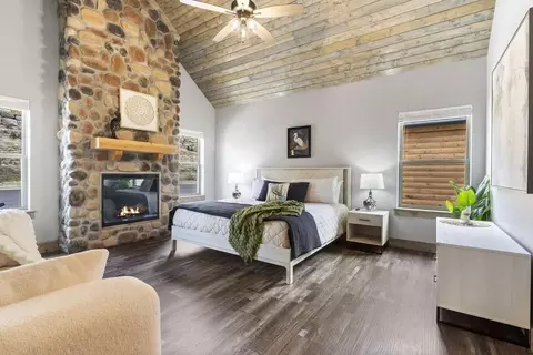 Bedroom - 125 Indian Summer Ln, Branson, MO 65616 photo 6 of 10