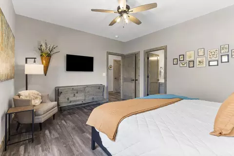 Bedroom - 125 Indian Summer Ln, Branson, MO 65616 photo 7 of 10