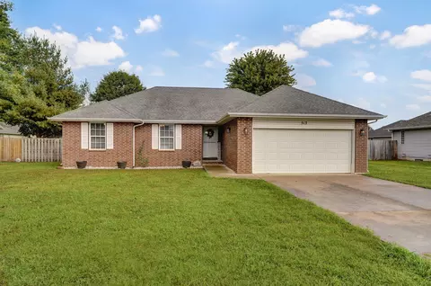 513 Osage Rd, Willard, MO 65781