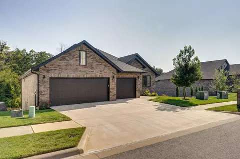 264 S Hickory Hills Blvd, Springfield, MO 65802 photo 3