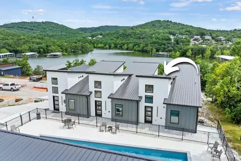 13 Koa Dr #19, Reeds Spring, MO 65737