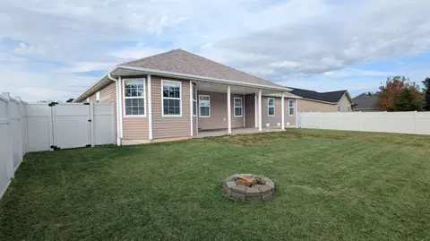 760 E Parkview St, Bolivar, MO 65613