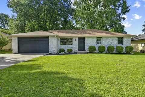 736 E Greenwood St, Springfield, MO 65807
