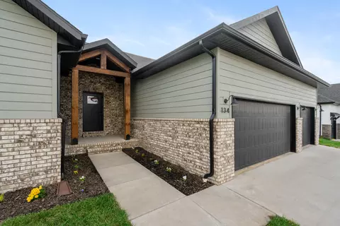 210 E Clayton Ln, Republic, MO 65738