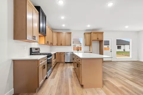 Kitchen - 196 E Clayton Ln, Republic, MO 65738 photo 1 of 4