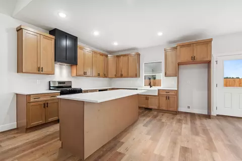 Kitchen - 196 E Clayton Ln, Republic, MO 65738 photo 2 of 4