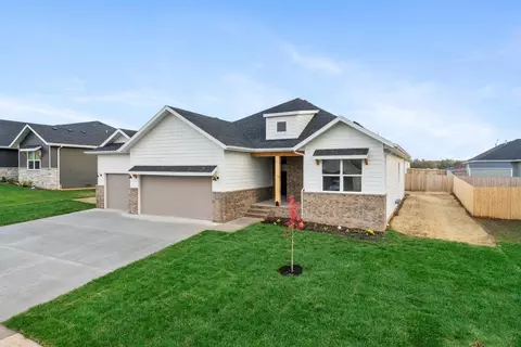 Exterior - 184 E Clayton Ln, Republic, MO 65738 photo 2 of 3