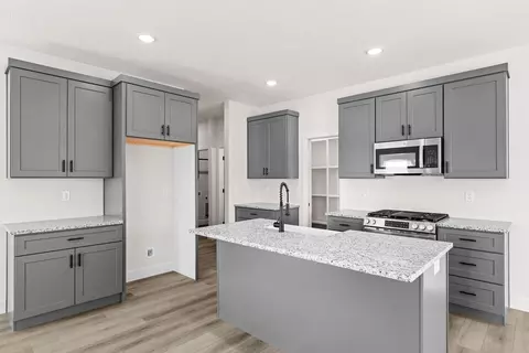 Kitchen - 170 E Clayton Ln, Republic, MO 65738 photo 2 of 5