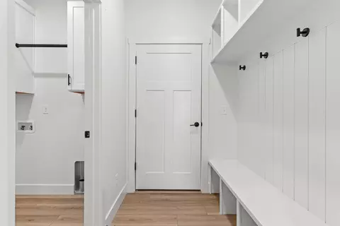 Entry Way - 174 E Kelce Ln, Republic, MO 65738 photo 4 of 7