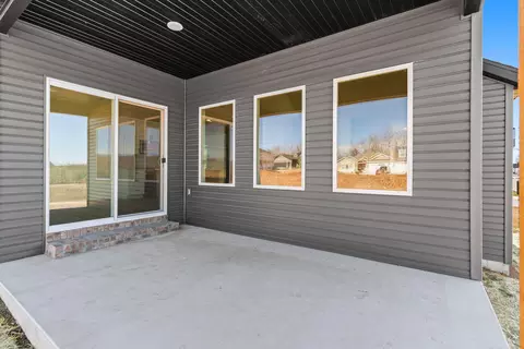 Exterior - 174 E Kelce Ln, Republic, MO 65738 photo 5 of 7