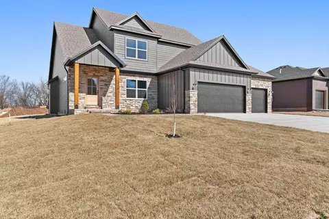 Exterior - 174 E Kelce Ln, Republic, MO 65738 photo 2 of 7