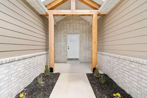 Entry Way - 162 E Kelce Ln, Republic, MO 65738 photo 1 of 6