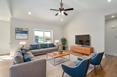 1465 N Collins Dr, Republic, MO 65738 photo 5