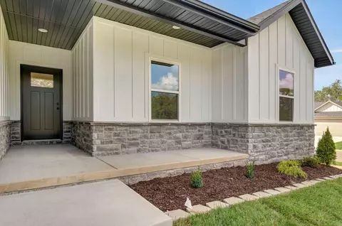1465 N Collins Dr, Republic, MO 65738 photo 4