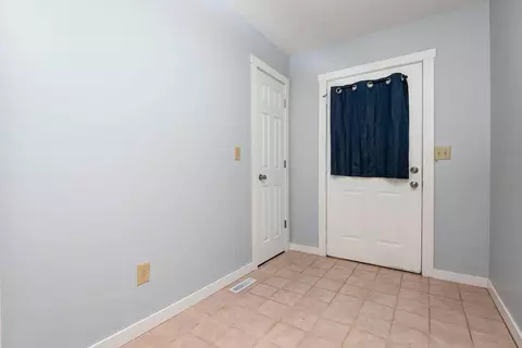 302 W Hunter Dr, Nixa, MO 65714 photo 2