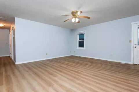 302 W Hunter Dr, Nixa, MO 65714 photo 3