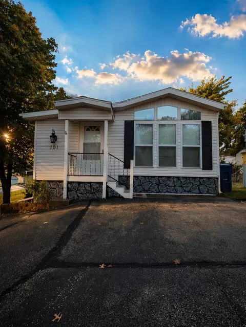 101 Hilltop Cir, Branson, MO 65616