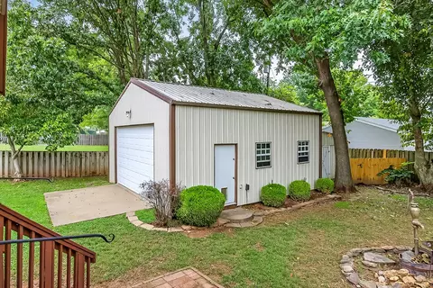 812 Pershing St, Willard, MO 65781 photo 4